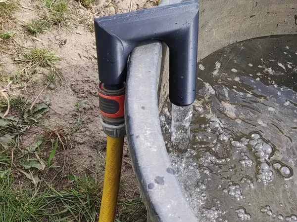 Gardena tub/ container/ swimming pool filler hook
