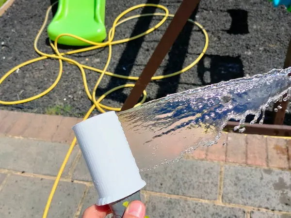 Pool / hot tub filter cleaner