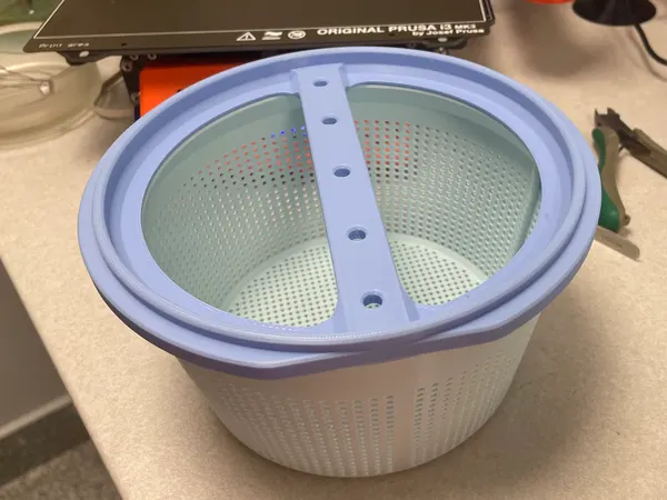 SWIMMING POOL SKIMMER BASKET
