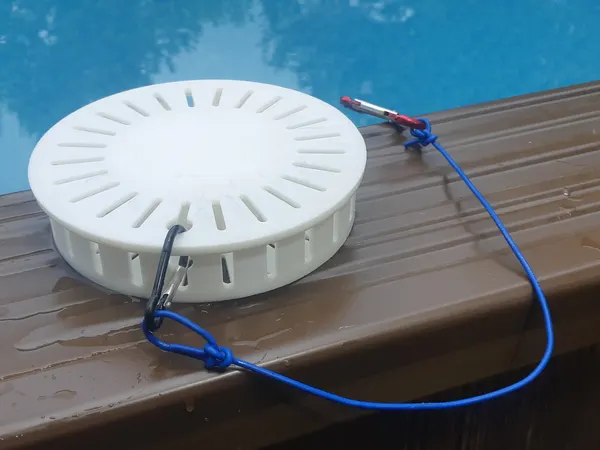 3 inch Puck Chlorine Tablet Pool Dispenser Basket