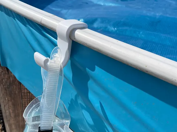Azuro pool hook for things