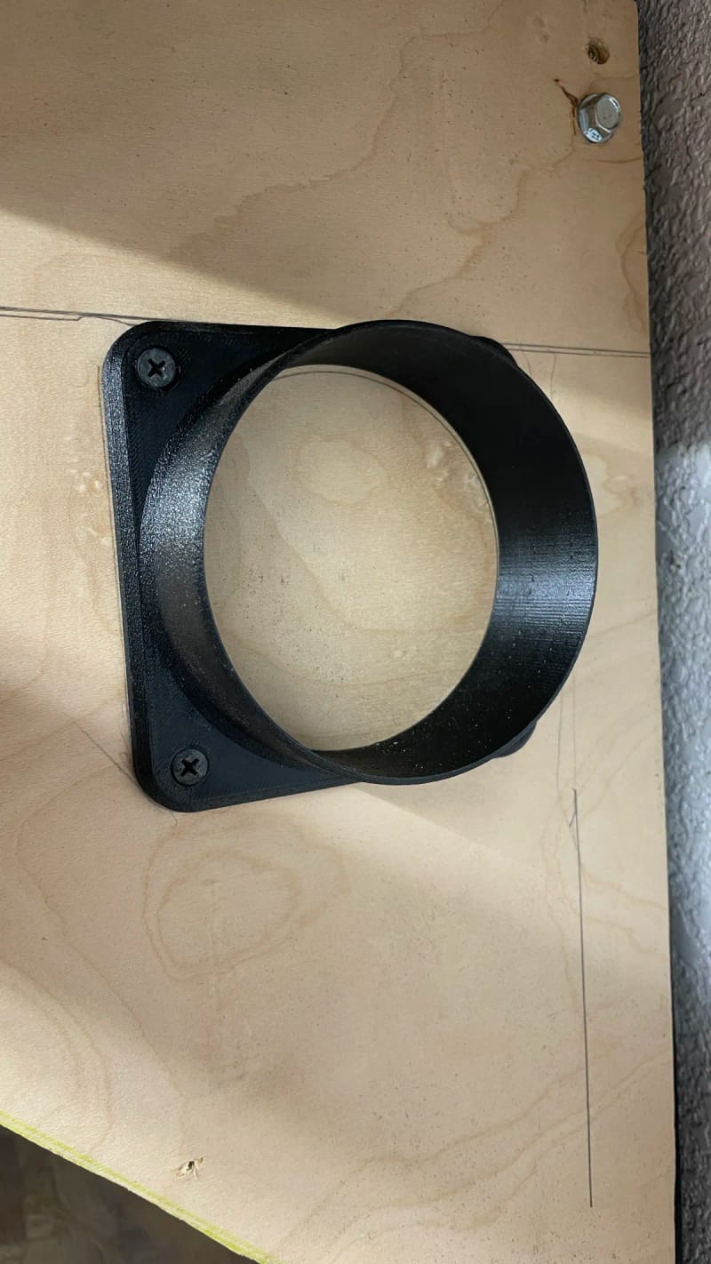 Robustní nástěnná příruba 100 mm — 3D tištěná příruba